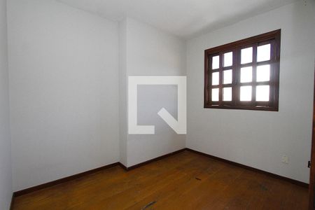 Quarto 1 de casa para alugar com 3 quartos, 120m² em Alto Caiçaras, Belo Horizonte