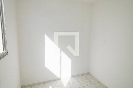 Quarto 2 de apartamento para alugar com 2 quartos, 45m² em Inhoaíba, Rio de Janeiro