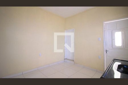 Sala/cozinha de casa de condomínio à venda com 12 quartos, 360m² em Parque dos Bancarios, São Paulo