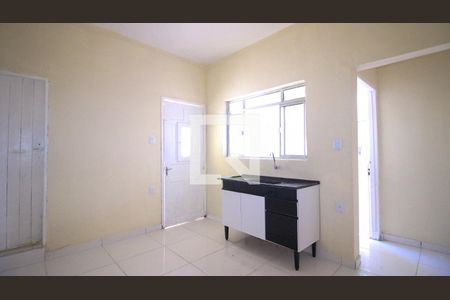 Sala/cozinha de casa de condomínio à venda com 12 quartos, 360m² em Parque dos Bancarios, São Paulo