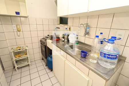 Cozinha de apartamento para alugar com 1 quarto, 80m² em Costa Azul, Salvador