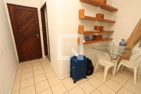 Sala de apartamento para alugar com 1 quarto, 80m² em Costa Azul, Salvador
