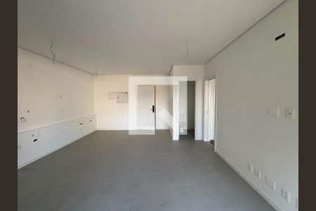 Sala / Cozinha de apartamento à venda com 1 quarto, 55m² em Centro, Curitiba