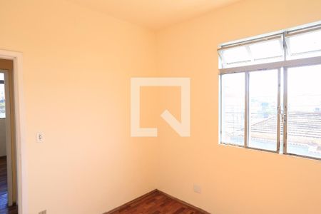 Quarto de apartamento para alugar com 2 quartos, 64m² em Sagrada Família, Belo Horizonte