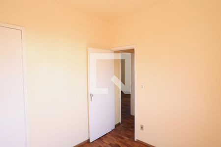 Quarto de apartamento para alugar com 2 quartos, 64m² em Sagrada Família, Belo Horizonte