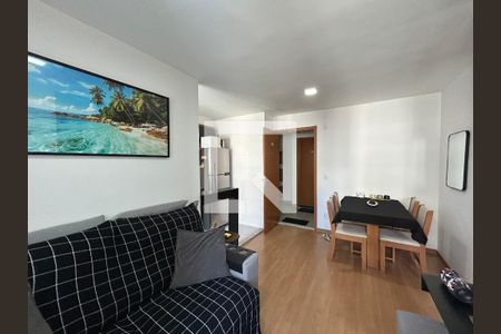 Sala de apartamento para alugar com 2 quartos, 47m² em Água Santa, Rio de Janeiro