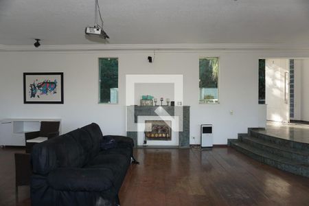 Sala de TV de casa de condomínio para alugar com 6 quartos, 3000m² em Jardim Iolanda, Embu das Artes