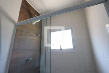 Banheiro da Suíte de casa à venda com 2 quartos, 120m² em Vila Portuguesa, São Paulo