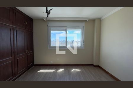 Quarto de apartamento para alugar com 3 quartos, 136m² em Centro, Pelotas