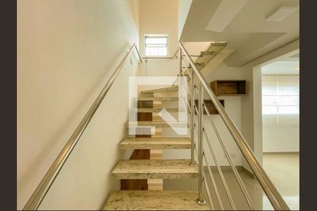 Apartamento para alugar com 4 quartos, 200m² em Santa Mônica, Uberlândia