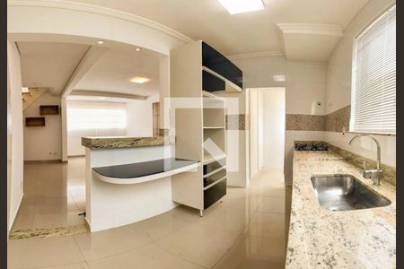 Apartamento para alugar com 4 quartos, 200m² em Santa Mônica, Uberlândia