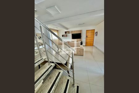 Apartamento para alugar com 4 quartos, 200m² em Santa Mônica, Uberlândia