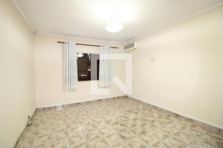 Quarto 1 de casa para alugar com 4 quartos, 146m² em Parque Cruzeiro do Sul, São Paulo