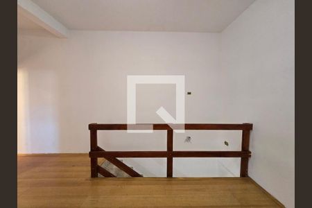 Sala de TV  de casa para alugar com 1 quarto, 30m² em Jardim Adriana, Guarulhos