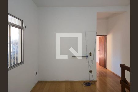Sala de TV  de casa para alugar com 1 quarto, 30m² em Jardim Adriana, Guarulhos