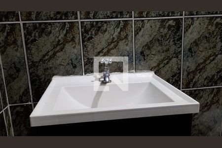 Banheiro 1 de casa para alugar com 4 quartos, 120m² em Caxangá, Suzano