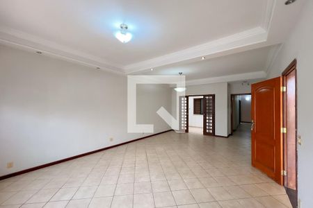 Casa de Condomínio para alugar com 3 quartos, 170m² em Vila Capuava, Valinhos