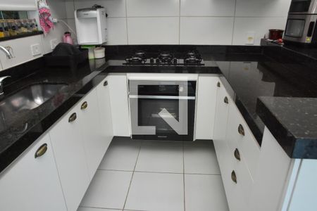 Cozinha de casa de condomínio à venda com 3 quartos, 110m² em Jardim das Carpas, Jundiaí