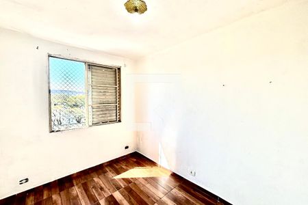 Quarto 2 de apartamento para alugar com 2 quartos, 53m² em Vila Silvia, São Paulo