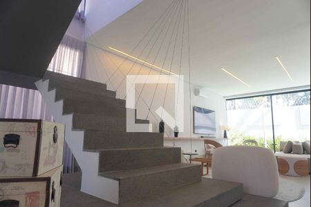 Escada de casa de condomínio à venda com 2 quartos, 330m² em Residencial Quatro (alphaville), Santana de Parnaíba