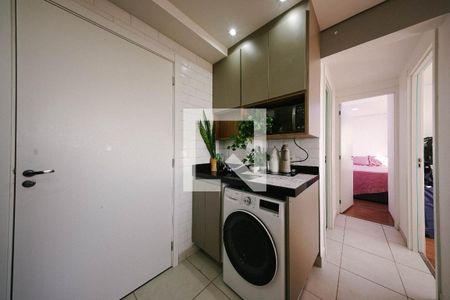 Sala/Cozinha e Área de Serviço de apartamento para alugar com 2 quartos, 34m² em Vila Ré, São Paulo