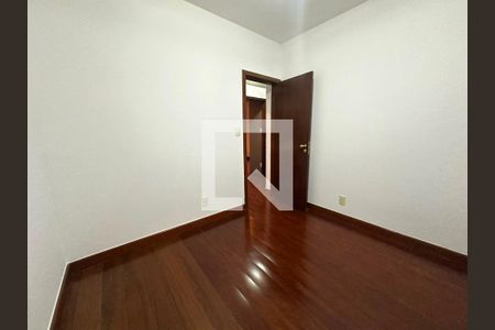 Quarto de casa para alugar com 3 quartos, 100m² em Planalto, Belo Horizonte