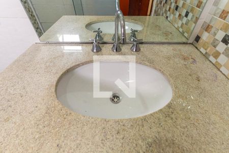 Banheiro da Suíte de casa de condomínio para alugar com 3 quartos, 147m² em Vila Nova Savoia, São Paulo