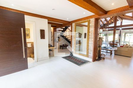 Hall de entrada de casa de condomínio para alugar com 2 quartos, 386m² em Belém Novo, Porto Alegre