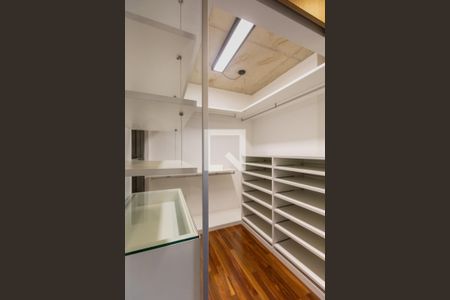 Closet de kitnet/studio para alugar com 1 quarto, 70m² em Cambuí, Campinas