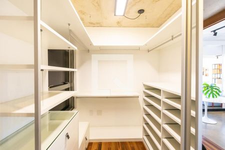 Closet de kitnet/studio para alugar com 1 quarto, 70m² em Cambuí, Campinas