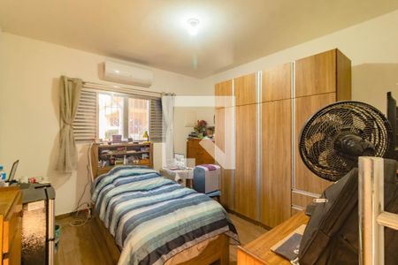 Casa à venda com 4 quartos, 120m² em Vila Fachini, São Paulo
