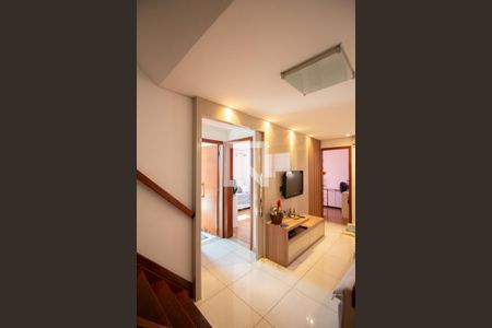 Sala 1 de apartamento à venda com 3 quartos, 140m² em Parque São Pedro, Belo Horizonte