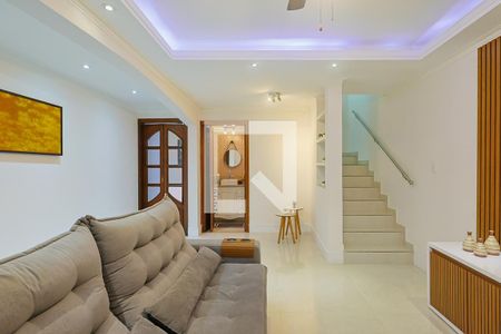 Sala de casa à venda com 2 quartos, 140m² em Jardim Salete, Taboão da Serra