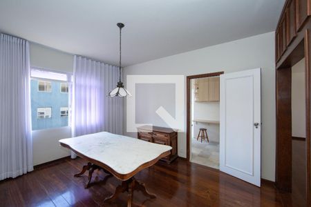 SALA de apartamento para alugar com 4 quartos, 153m² em Santo Antônio, Belo Horizonte
