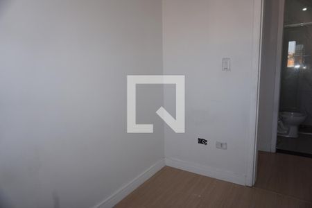 Quarto 1 de apartamento para alugar com 2 quartos, 40m² em Chácaras Caxingui, Embu das Artes