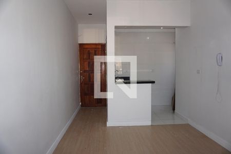 Sala de apartamento para alugar com 2 quartos, 40m² em Chácaras Caxingui, Embu das Artes