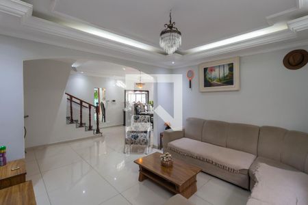 Sala de casa à venda com 6 quartos, 380m² em Vila Carmosina, São Paulo