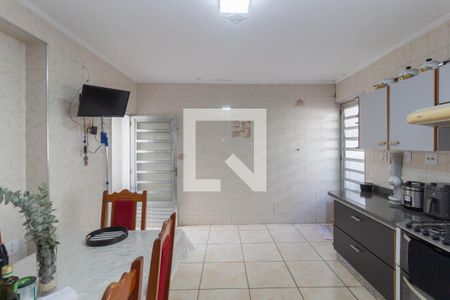 Cozinha de casa à venda com 6 quartos, 380m² em Vila Carmosina, São Paulo