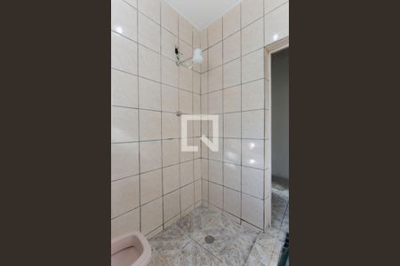 Banheiro de casa para alugar com 1 quarto, 48m² em Vila Romero, São Paulo