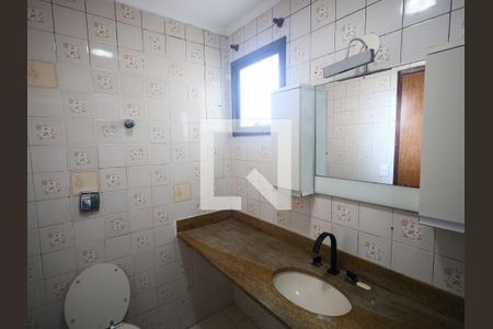 Banheiro da Suíte 1 de apartamento para alugar com 3 quartos, 100m² em Vila Osasco, Osasco
