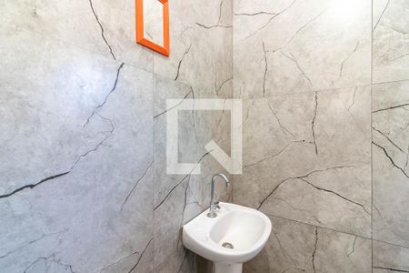 Banheiro de casa para alugar com 1 quarto, 15m² em Lauzane Paulista, São Paulo