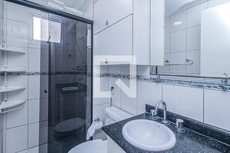 banheiro social_1 de apartamento para alugar com 2 quartos, 48m² em Jardim Previdencia, São Paulo