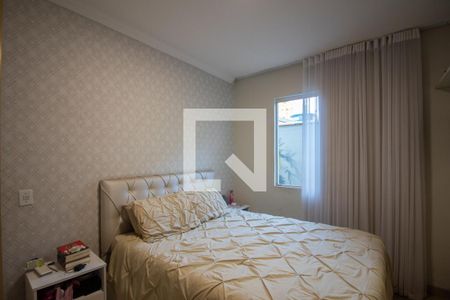 Suíte de casa à venda com 3 quartos, 180m² em São João Batista, Belo Horizonte