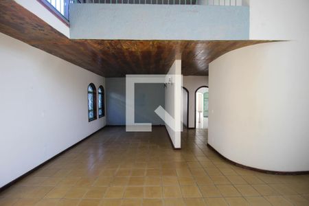 Casa para alugar com 4 quartos, 336m² em Jardim Santa Rosália, Sorocaba