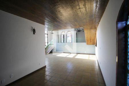 Casa para alugar com 4 quartos, 336m² em Jardim Santa Rosália, Sorocaba