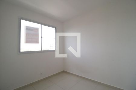 Quarto 1 de apartamento para alugar com 2 quartos, 47m² em Jardim Holanda, Uberlândia