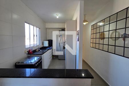 Cozinha de casa de condomínio para alugar com 2 quartos, 70m² em Maracanã, Praia Grande