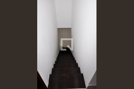 Detalhe - Escada Quartos de casa à venda com 2 quartos, 68m² em Vila dos Remedios, São Paulo