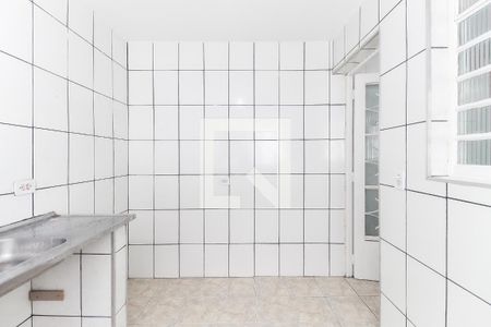 Cozinha de casa para alugar com 1 quarto, 45m² em Conjunto Residencial José Bonifácio, São Paulo