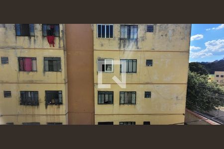 vista sala  de apartamento para alugar com 2 quartos, 44m² em Morada do Trevo, Betim
